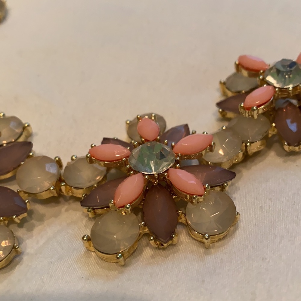 Statement necklace - Picture 2 of 3
